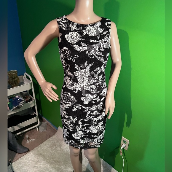NWOT $295 Alice + Olivia | Black and White Floral Lace Mini Dress - Picture 3 of 13